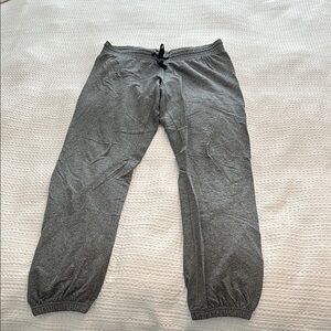 Lululemon women’s gray sweat pants